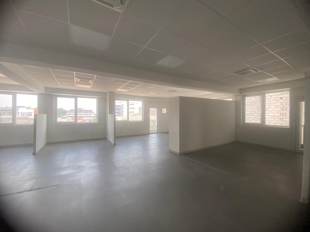 Bureaux de 450 m² à louer à Gombe